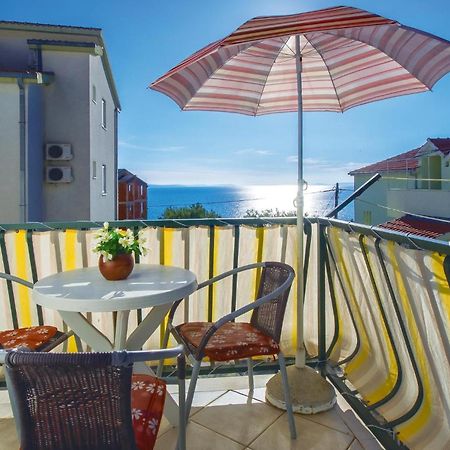 Lovely Apartment In Omis With Kitchenette Exteriör bild