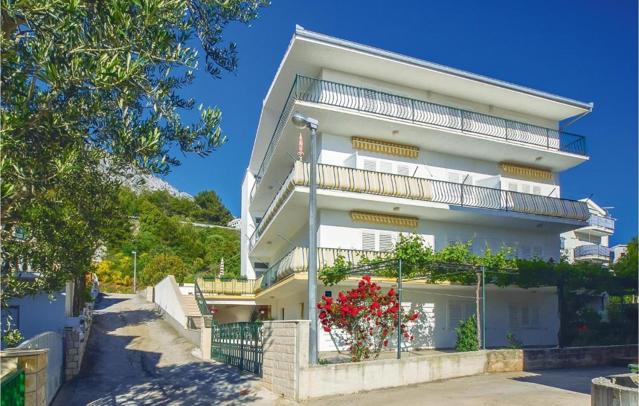 Lovely Apartment In Omis With Kitchenette Exteriör bild