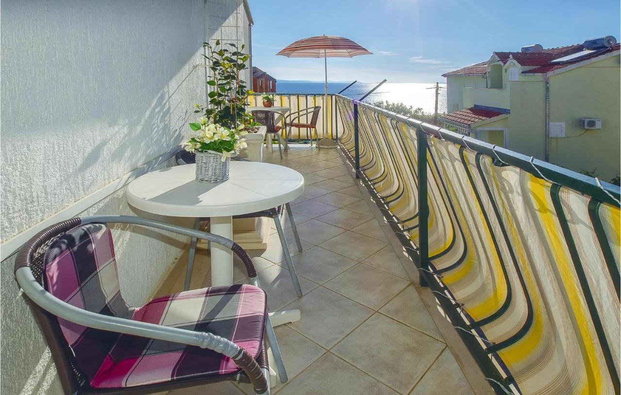 Lovely Apartment In Omis With Kitchenette Exteriör bild