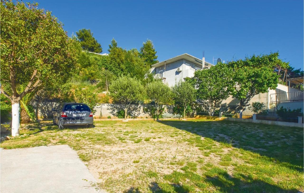 Lovely Apartment In Omis With Kitchenette Exteriör bild